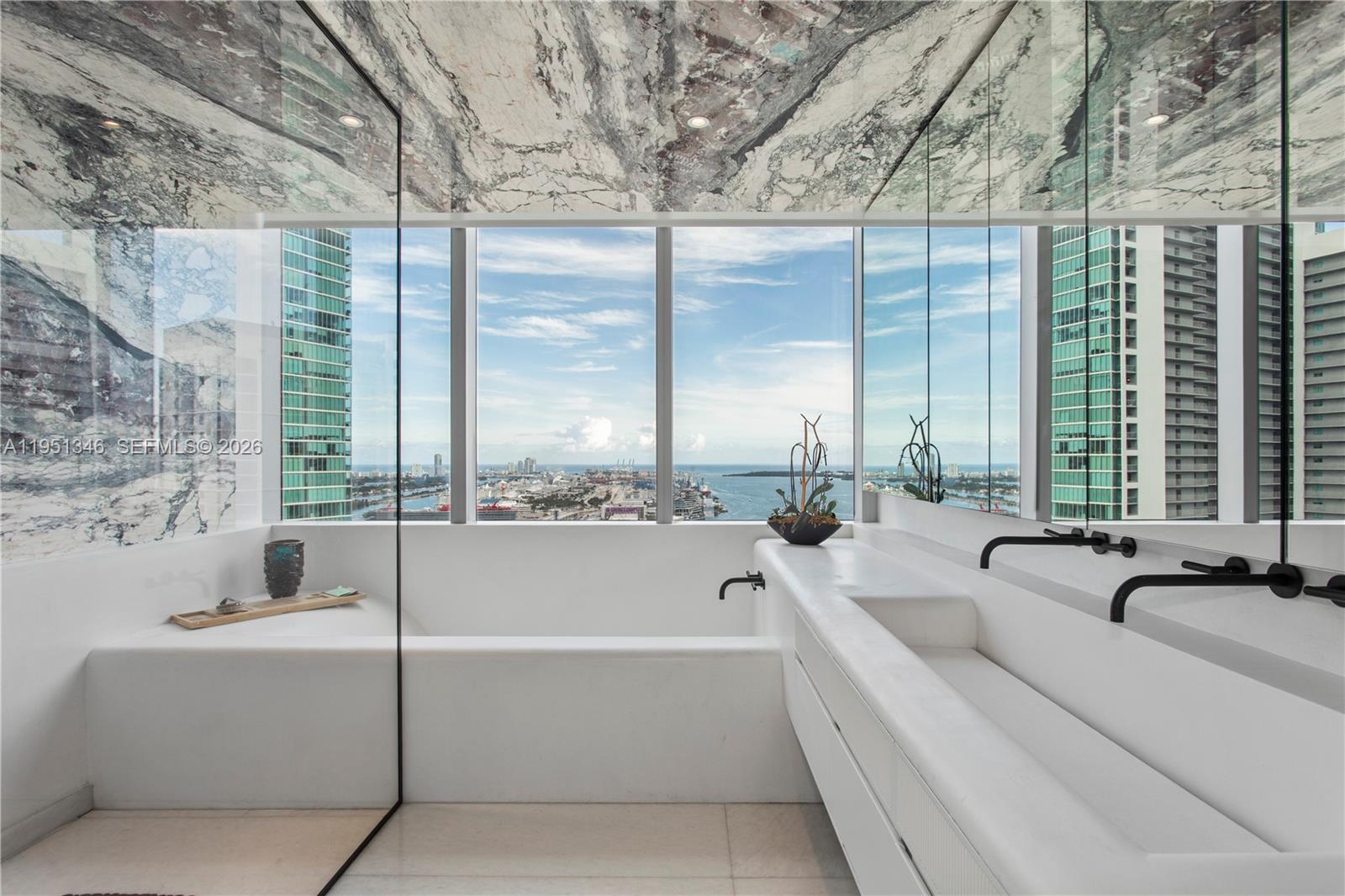 PARAMOUNT MIAMI WORLDCENT - Residential
