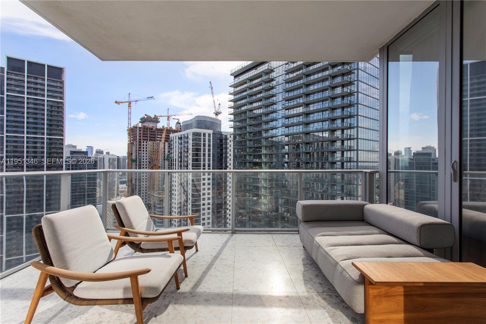 PARAMOUNT MIAMI WORLDCENT - Residential