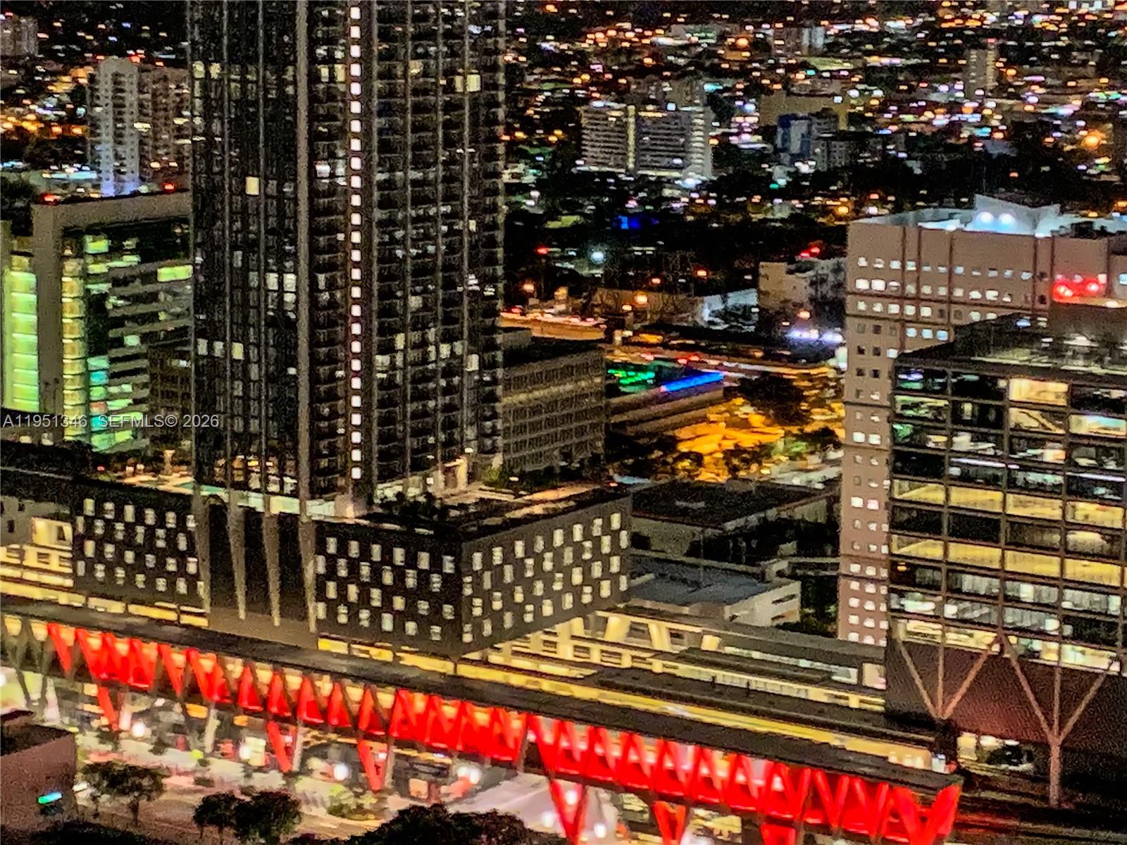 PARAMOUNT MIAMI WORLDCENT - Residential