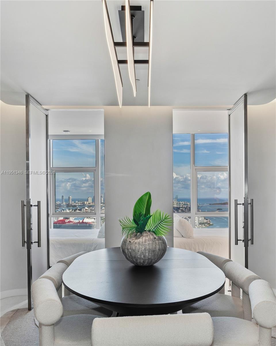 PARAMOUNT MIAMI WORLDCENT - Residential