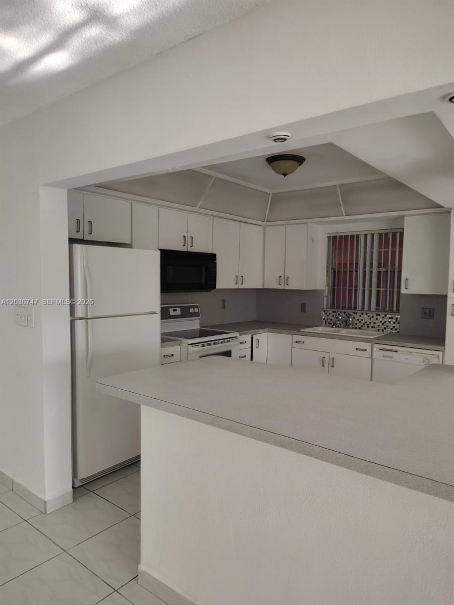 ELDORADO PLAZA WEST CONDO - Residential