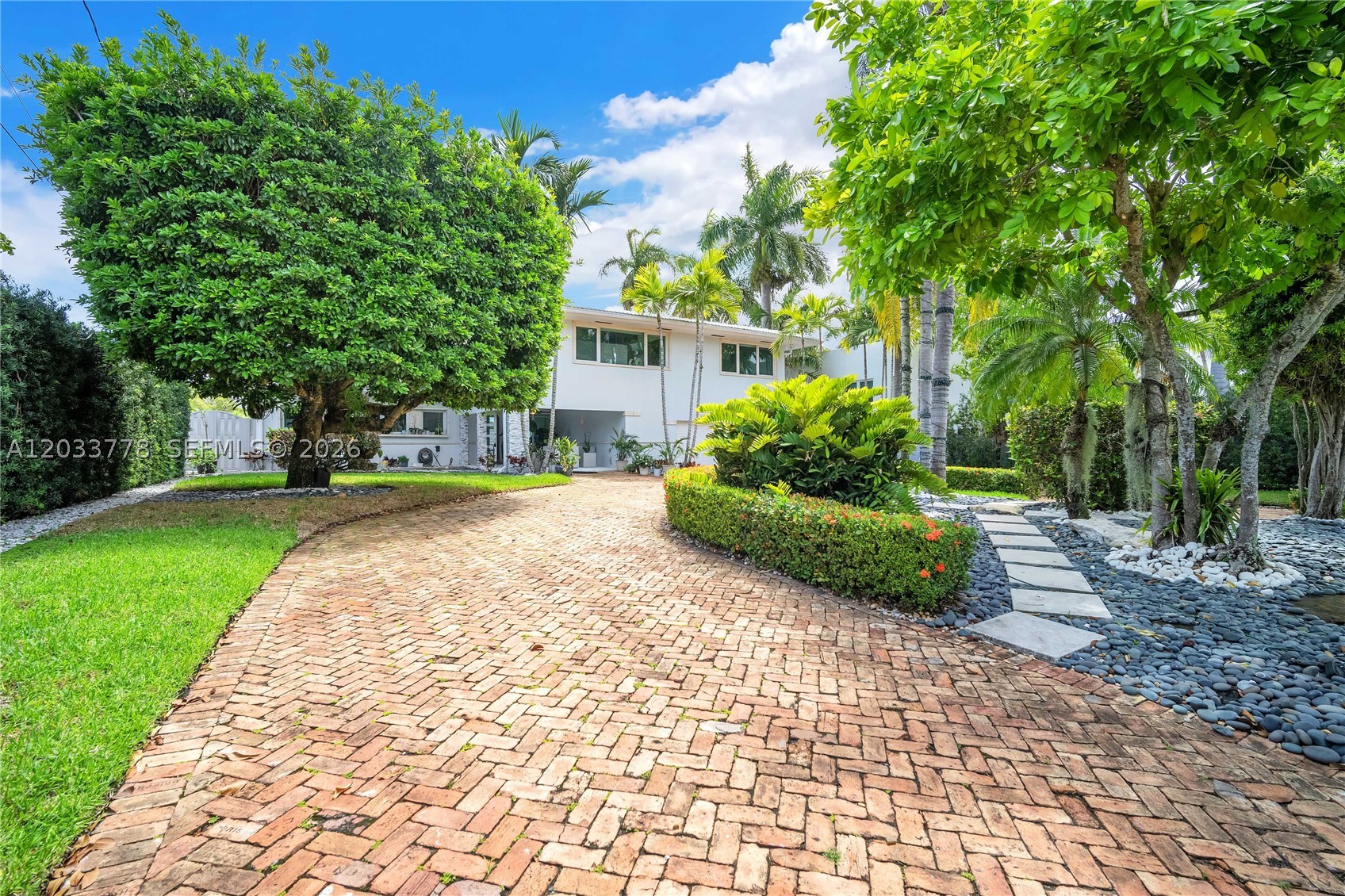 ADEMAR PARK AMD PL - Residential Lease