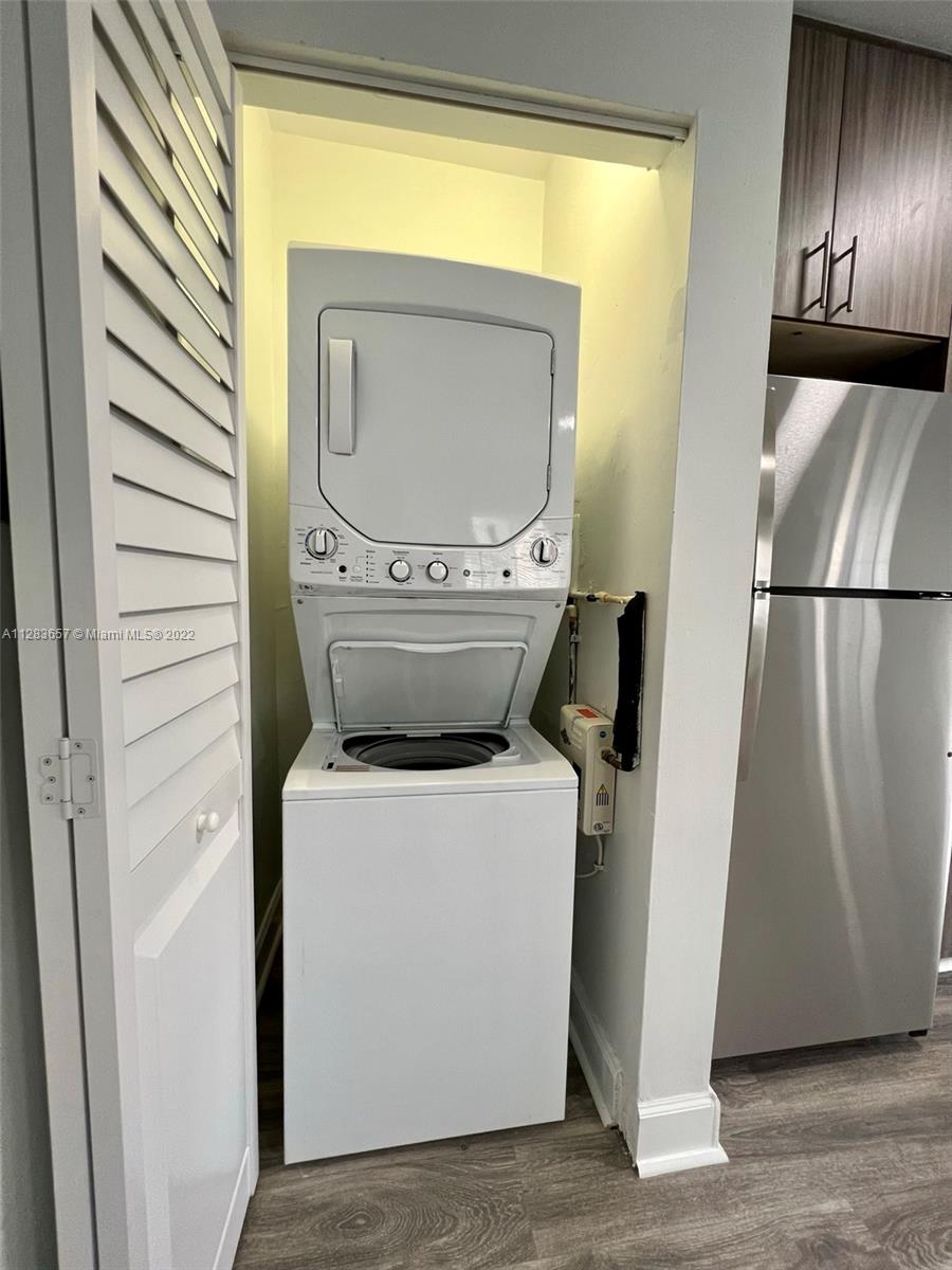 BEACH BAY SUB - Residential Lease