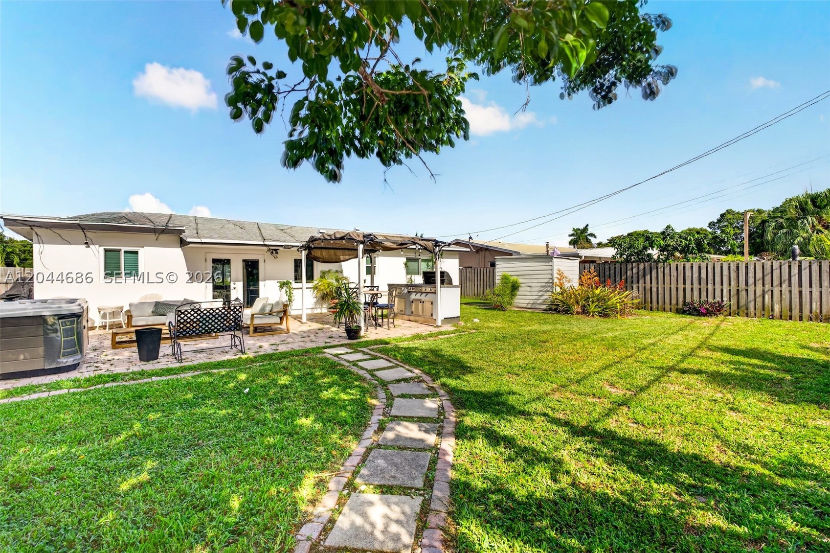 HOLLYWOOD HEIGHTS ADD SEC - Residential