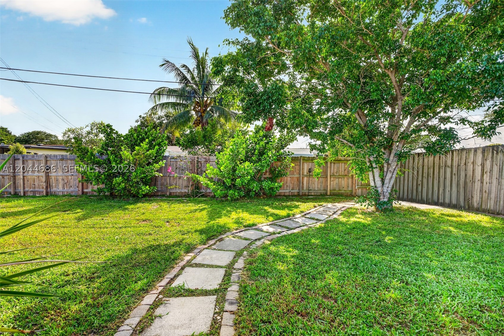 HOLLYWOOD HEIGHTS ADD SEC - Residential