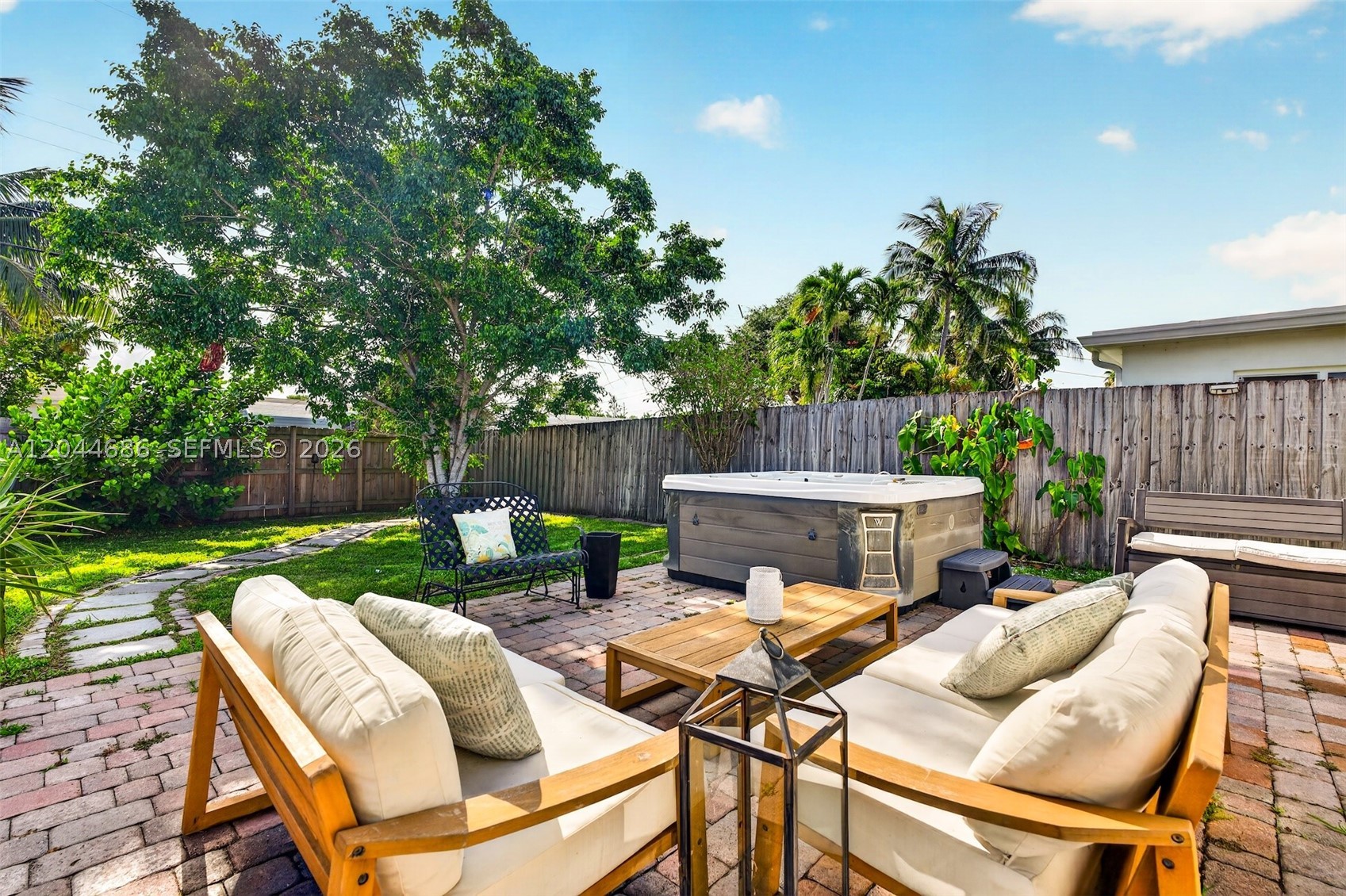 HOLLYWOOD HEIGHTS ADD SEC - Residential