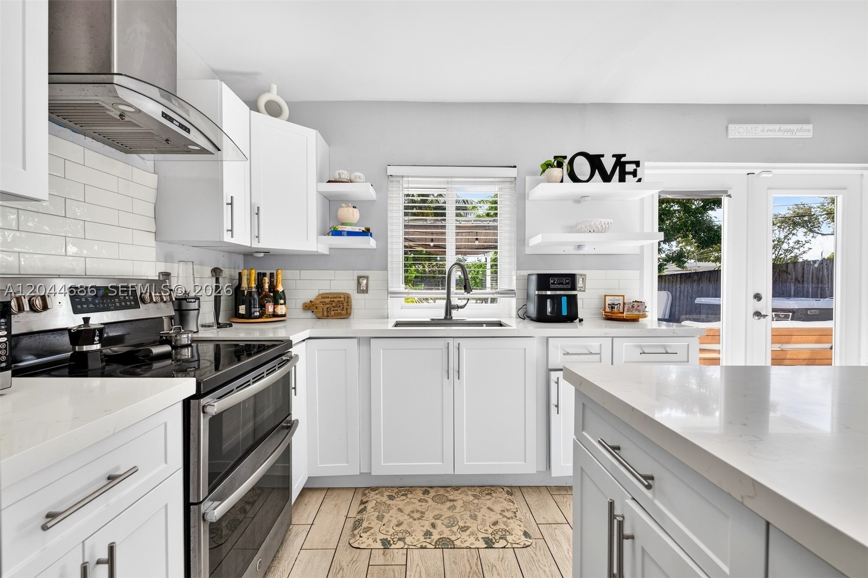 HOLLYWOOD HEIGHTS ADD SEC - Residential