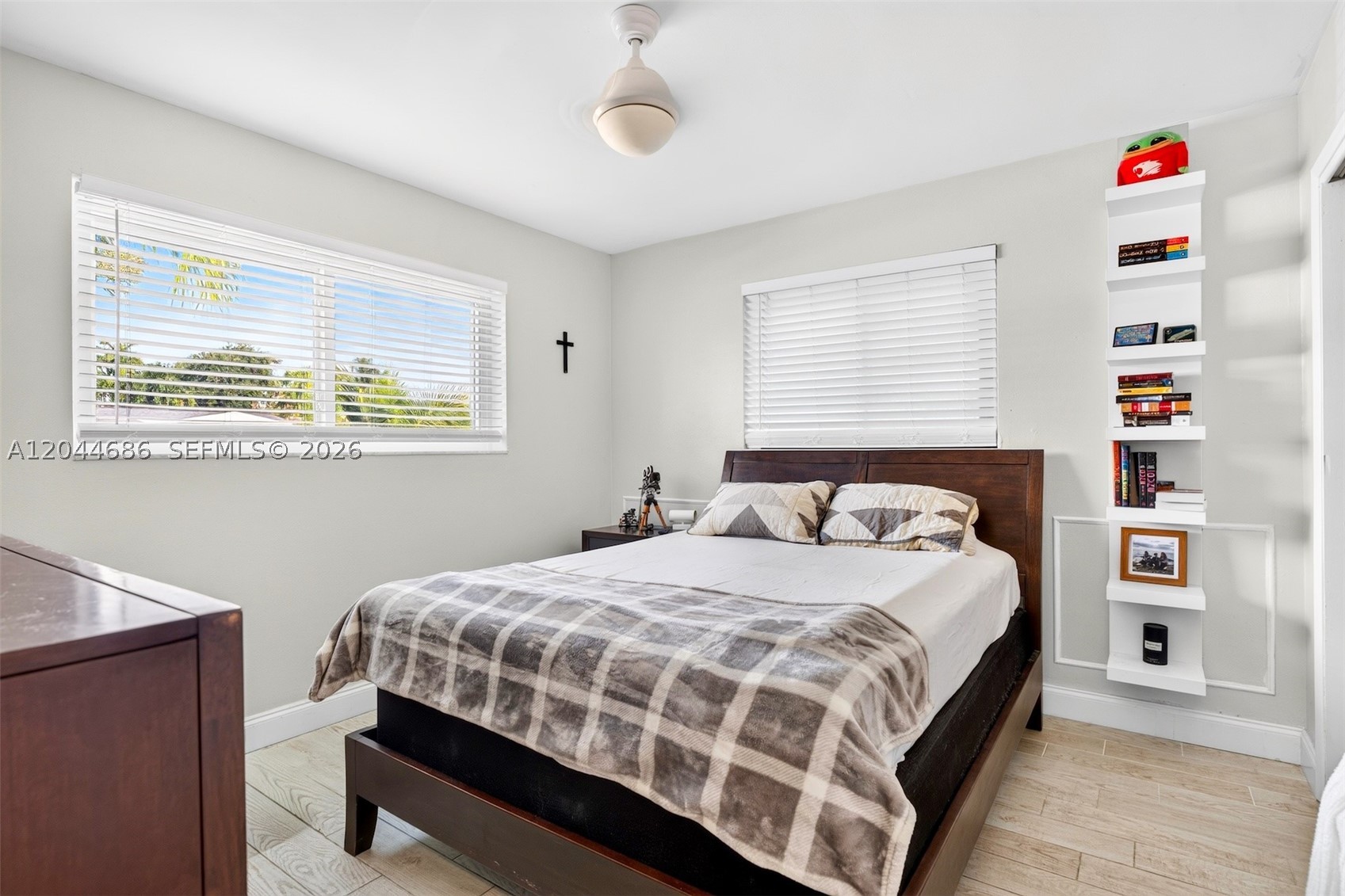 HOLLYWOOD HEIGHTS ADD SEC - Residential
