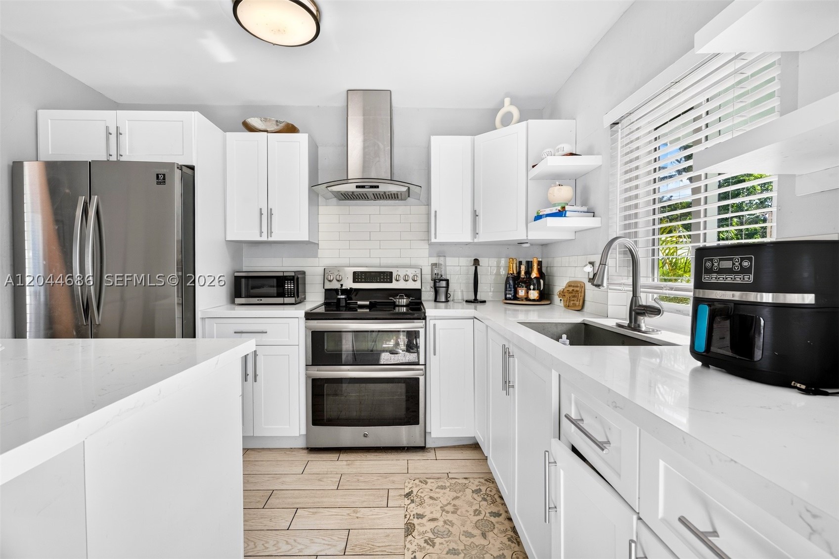 HOLLYWOOD HEIGHTS ADD SEC - Residential