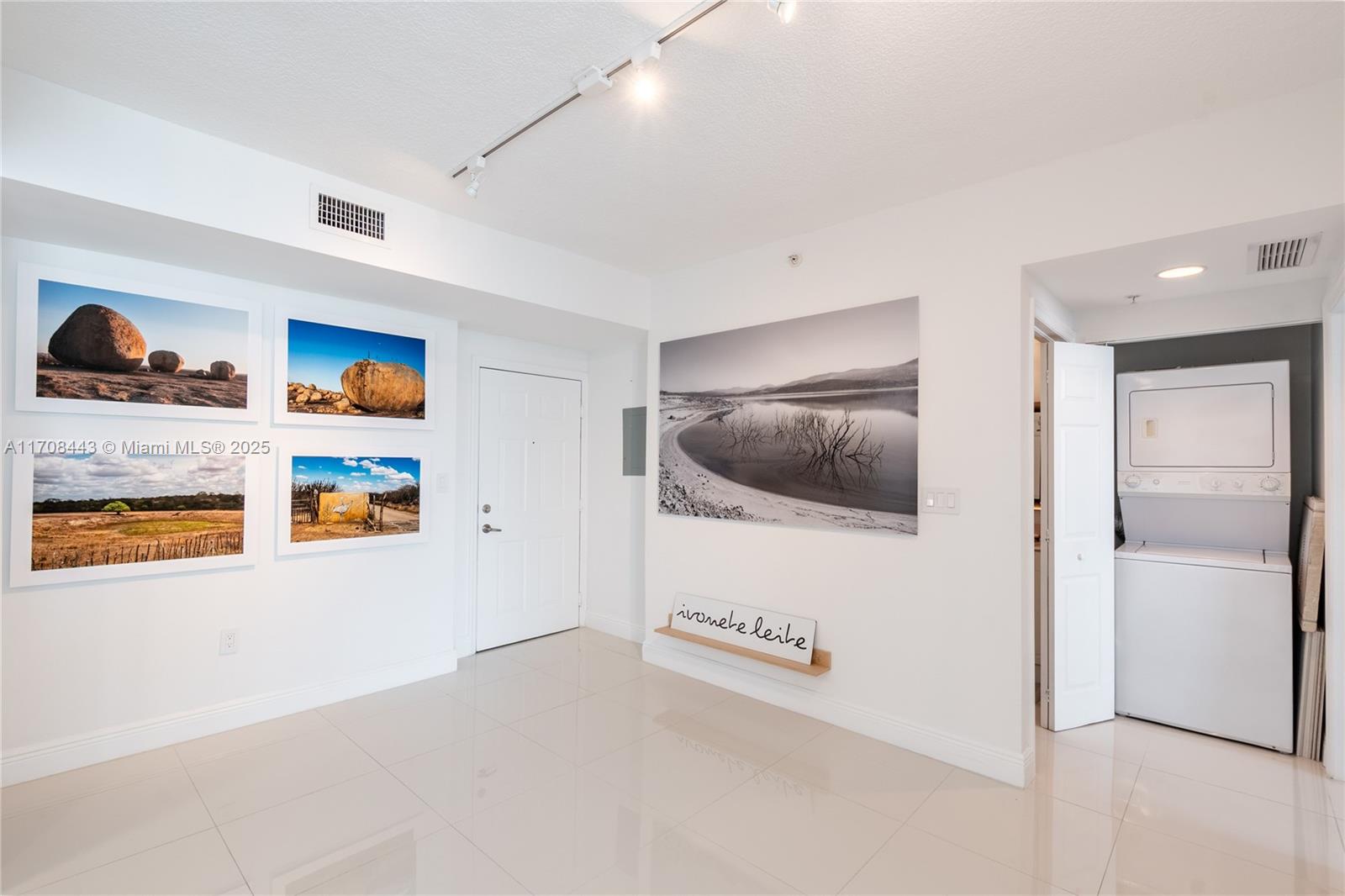 1800 BISCAYNE PLAZA CONDO - Residential