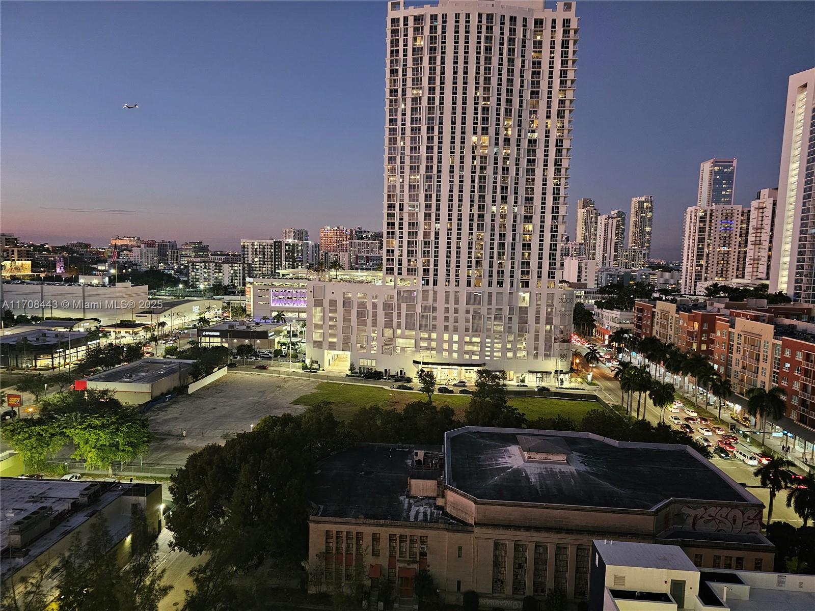 1800 BISCAYNE PLAZA CONDO - Residential