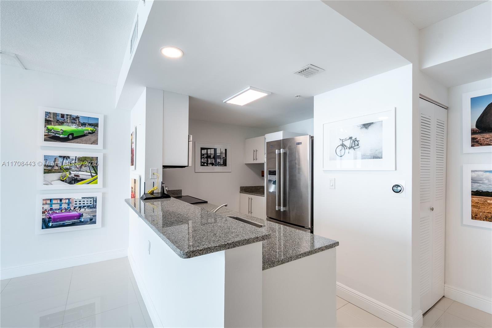 1800 BISCAYNE PLAZA CONDO - Residential