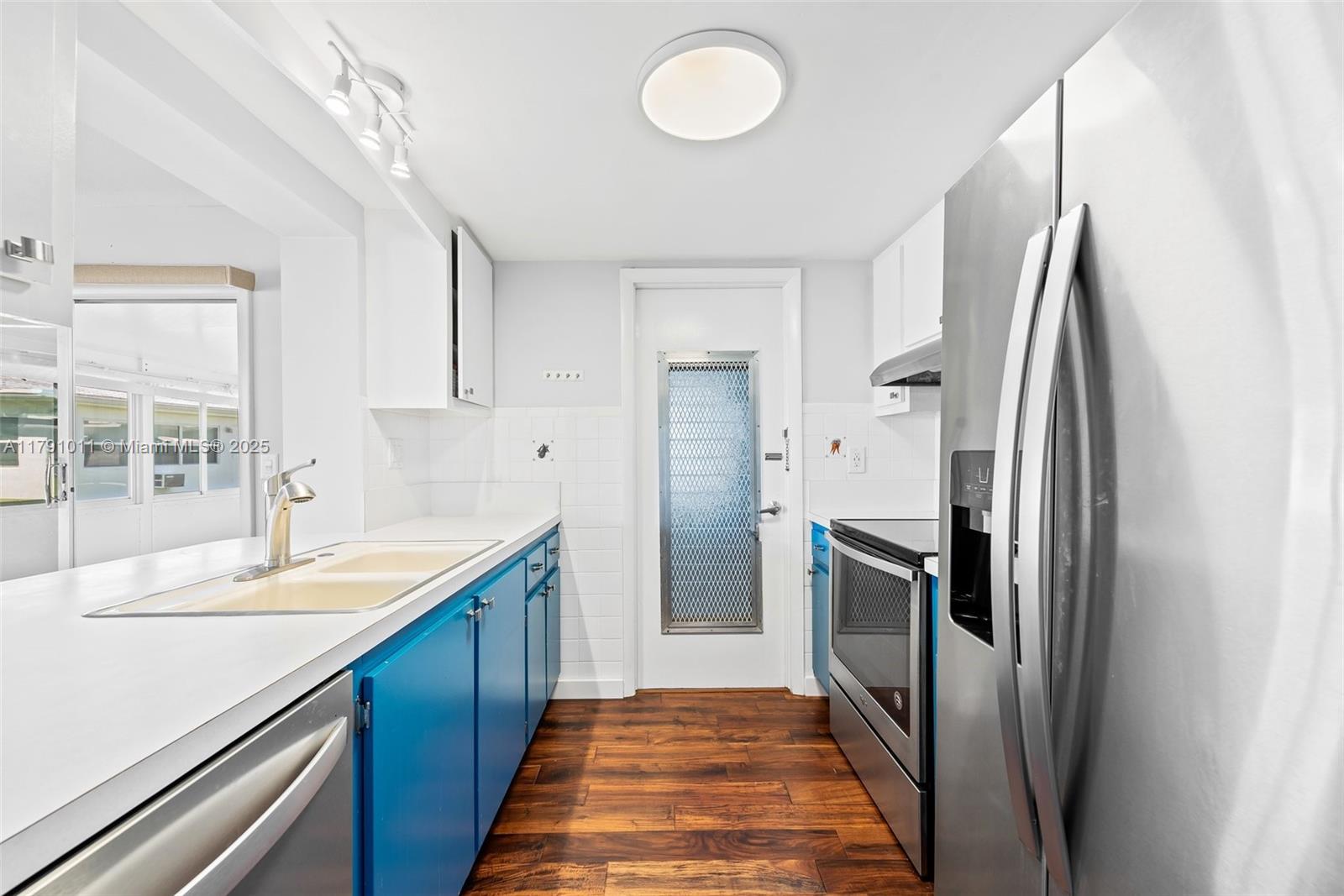 Palm Beach Leisureville - Residential Lease