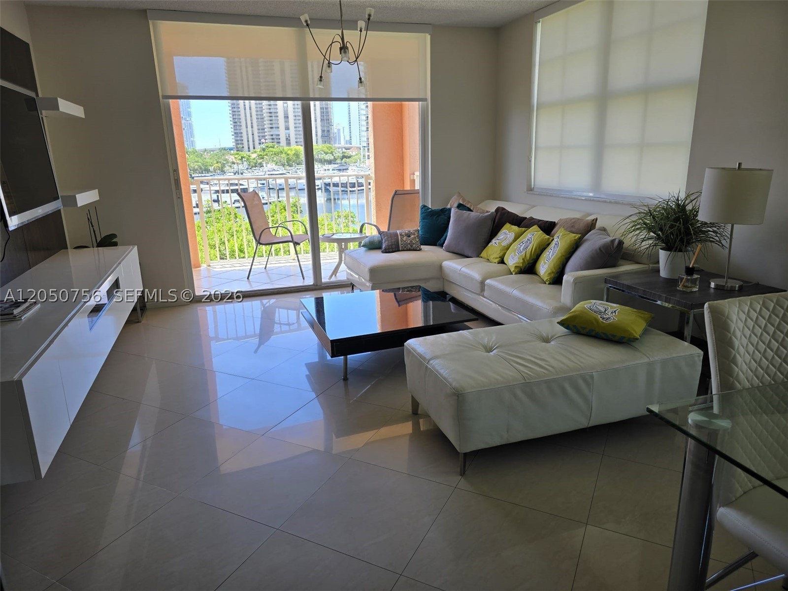 Furnished and modern 3-bedroom 2-bath corner unit with direct water views at the Yacht Club in Aventura. Bright
and upgraded interior with plenty of natural light. Available for rent in a resort-style community close to the beach,
Aventura Mall, dining, and a 3-mile fitness path around the Turnberry golf course. Community amenities include a
tropical pool, jacuzzi, BBQ area, gym, tennis and basketball courts, business center, on-site management, and a
kids' play area. Tenant occupied until August 7, 2026