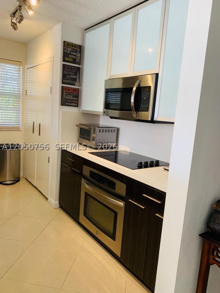 THE YACHT CLUB AT AVENTUR - Residential Lease