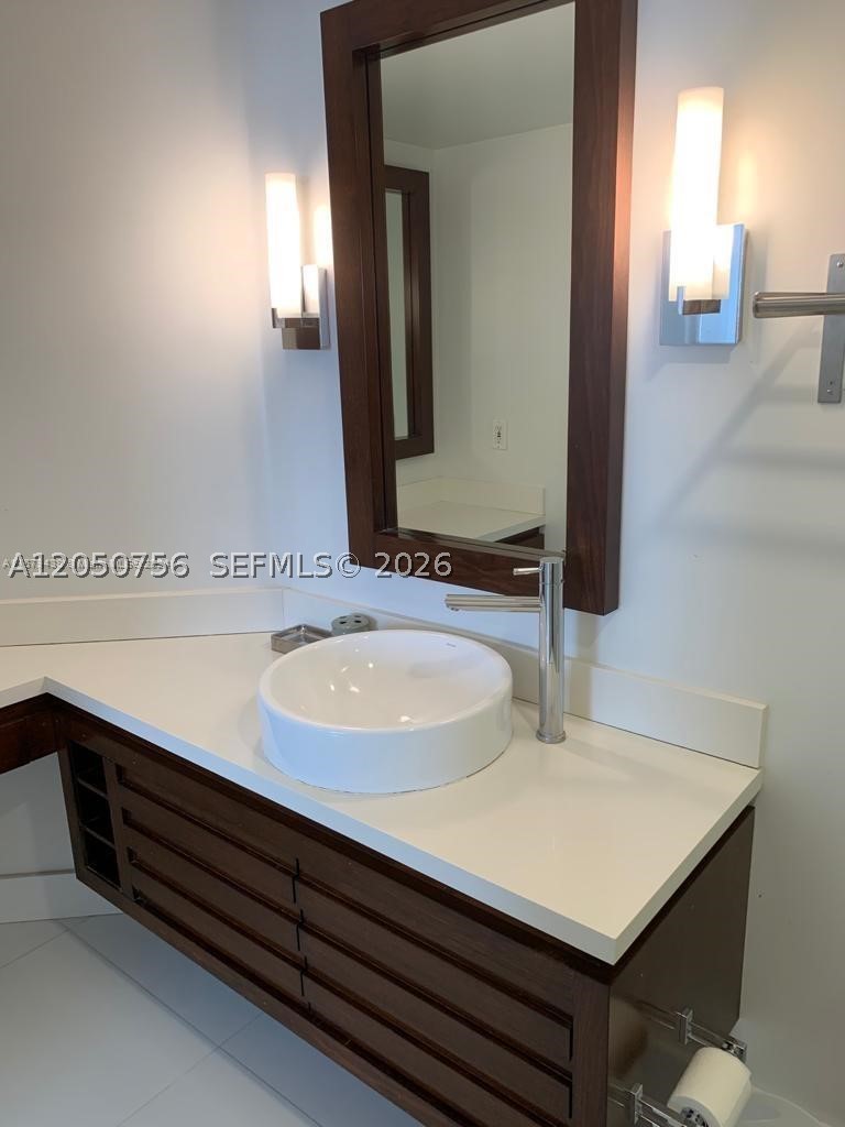 THE YACHT CLUB AT AVENTUR - Residential Lease