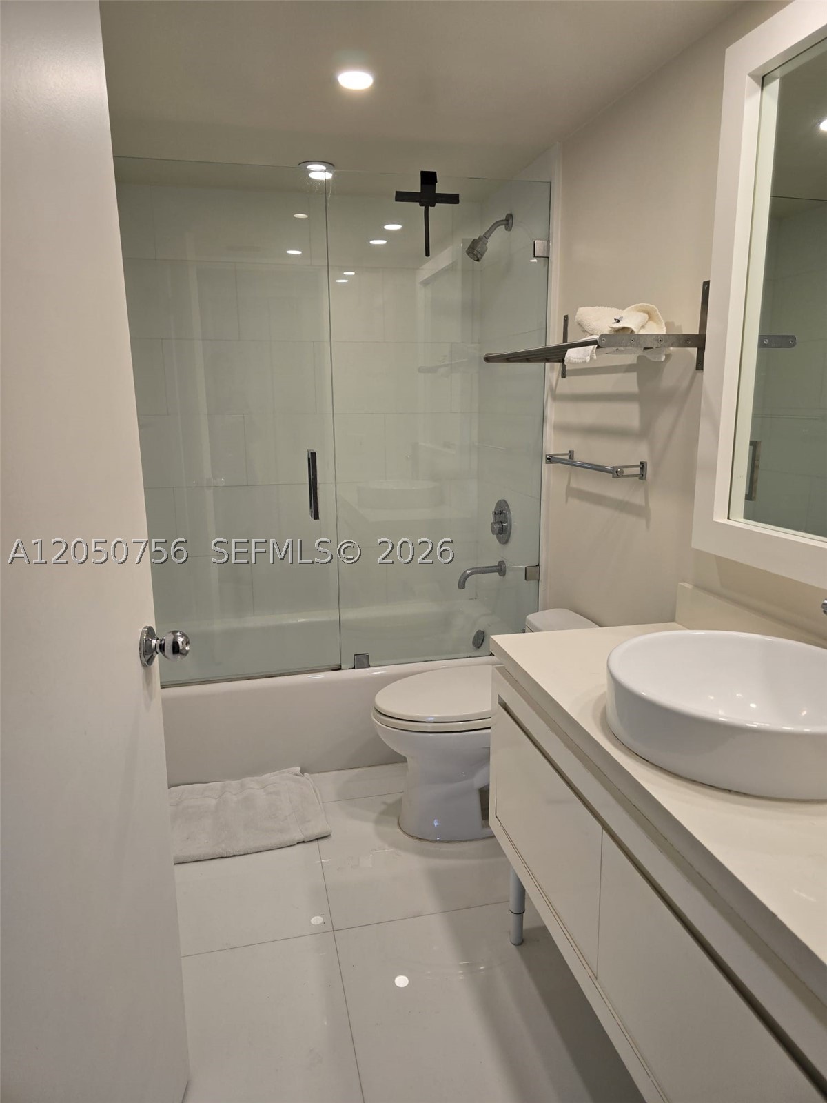 THE YACHT CLUB AT AVENTUR - Residential Lease