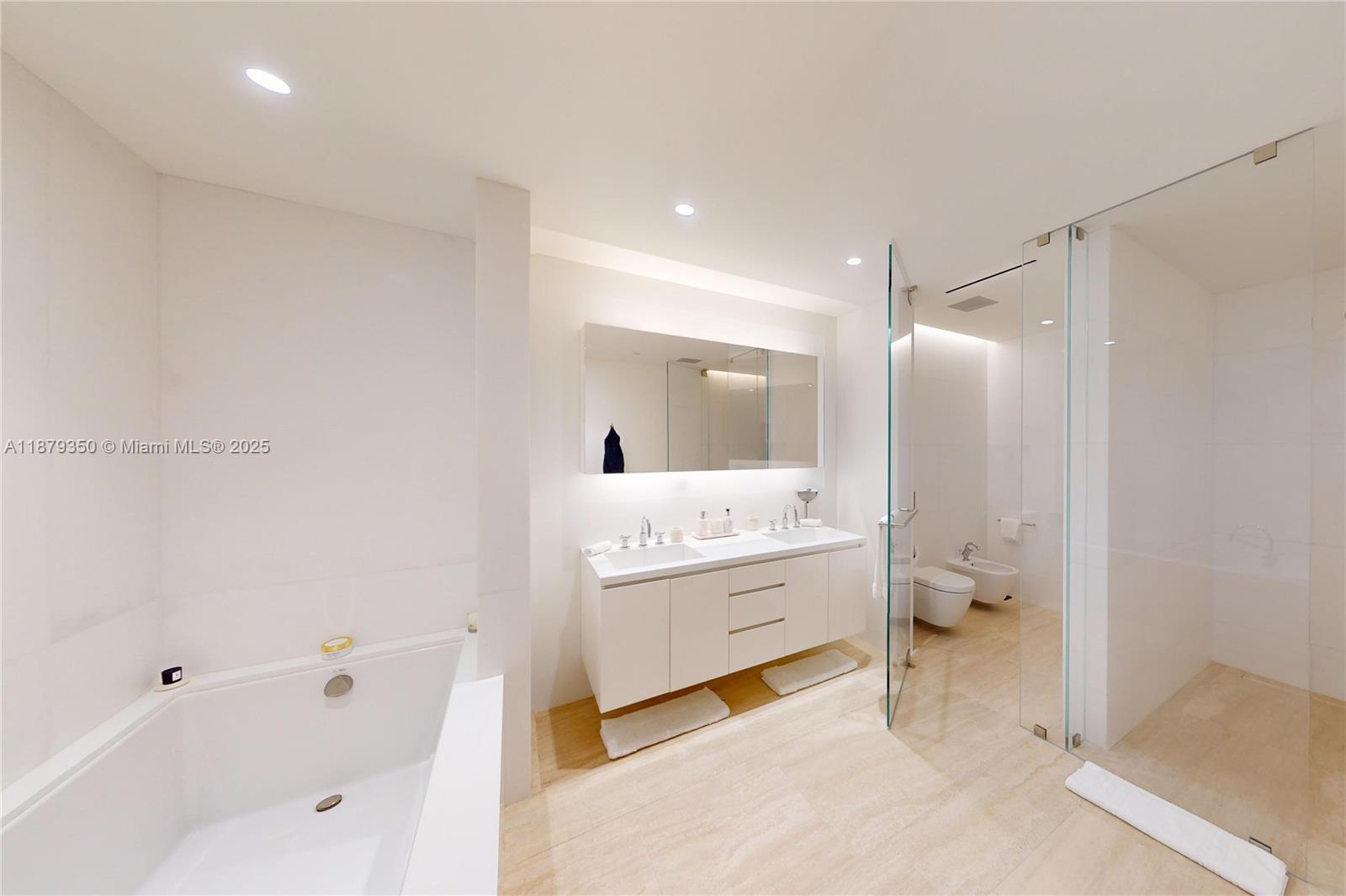 SURF CLUB CONDO - Residential