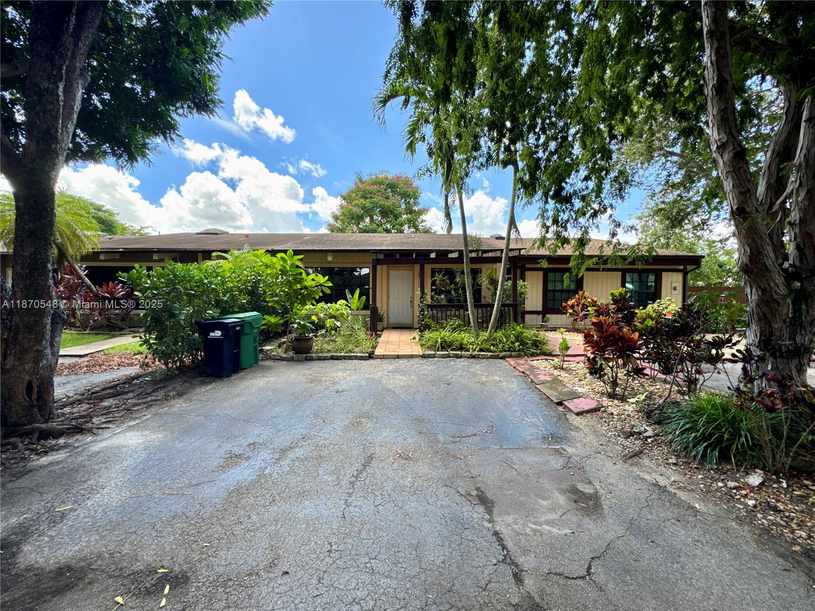 Beautiful 2 Bedroom, 2 Bath plus Loft - Lot/Block Fee Simple Townhome offering 1,222 sq ft of living space, spacious bedrooms & walk-in closets & stunning wood ceilings throughout.  Located in the desirable Cindis Place, a charming tree-lined community in the heart of West Kendall off the corner of 137 Ave & SW 104 St. Amenities include a community pool, 2 pickleball courts, 2 tennis courts, basketball court, playground, and walking trail. Call today!