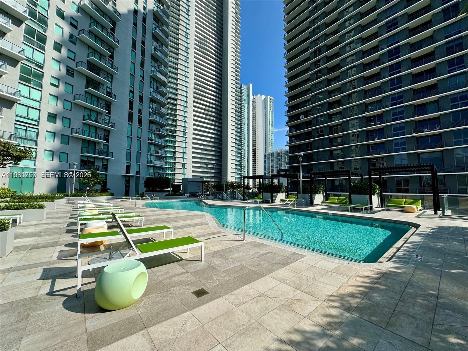 PARAISO BAYVIEWS CONDO - Residential