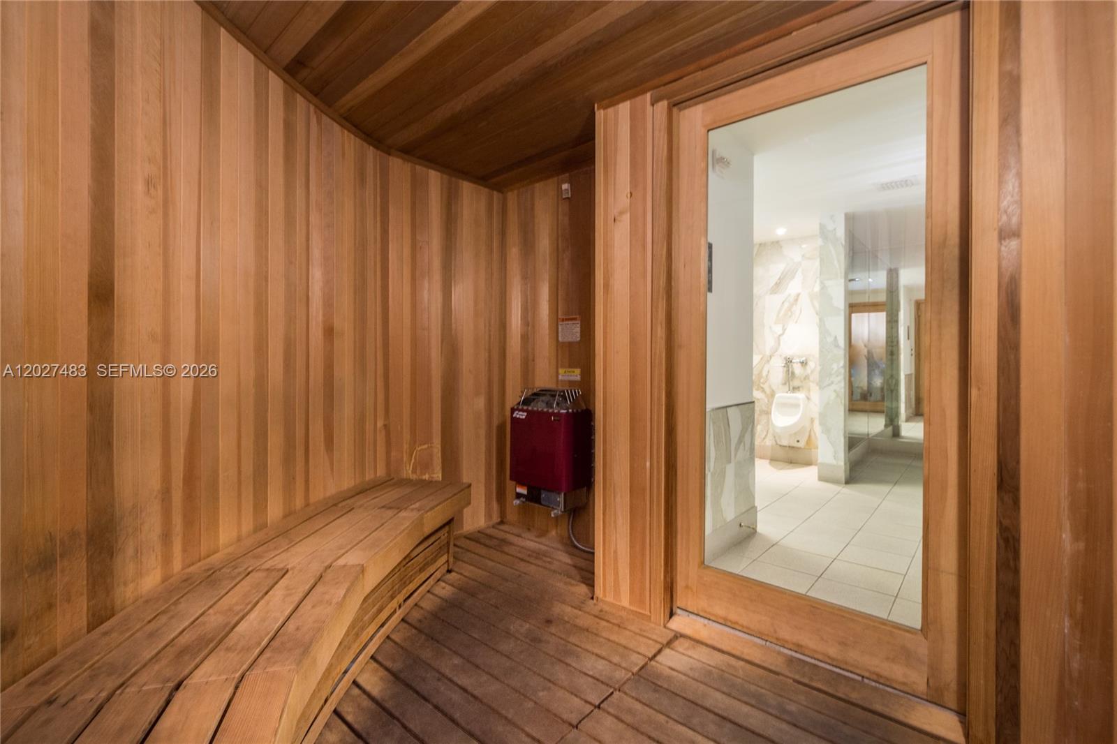THE COSMOPOLITAN RESIDENC - Residential Lease