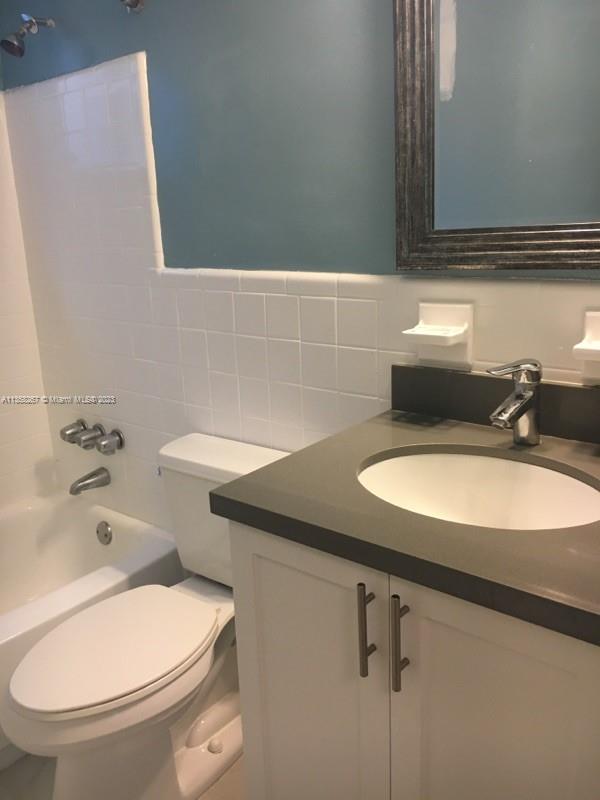 Ocean Beach Fla Sub - Residential Lease