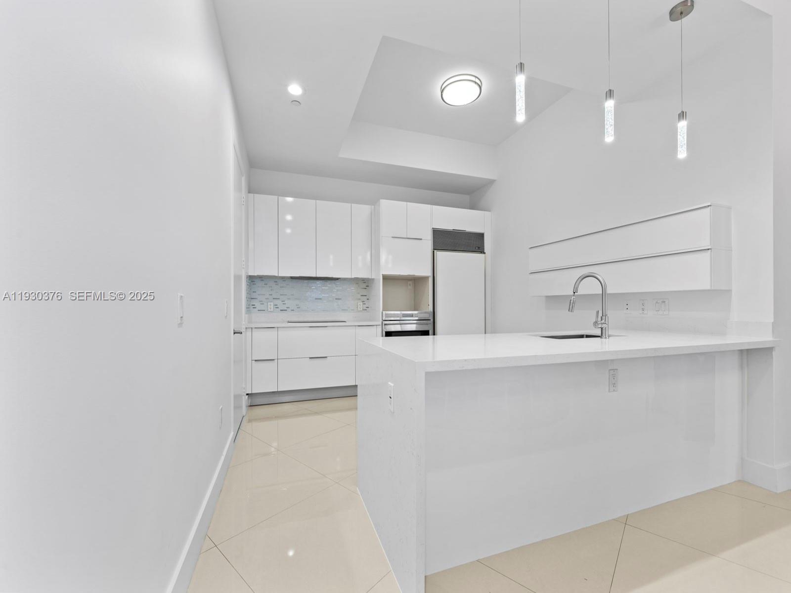 TDR TOWER III CONDO - Residential