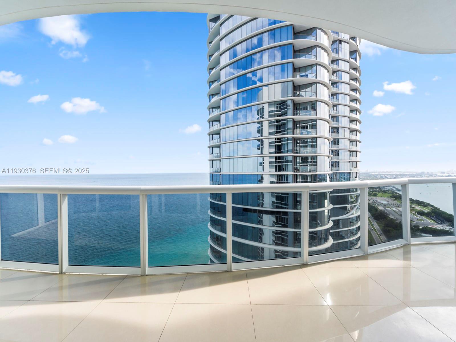 TDR TOWER III CONDO - Residential