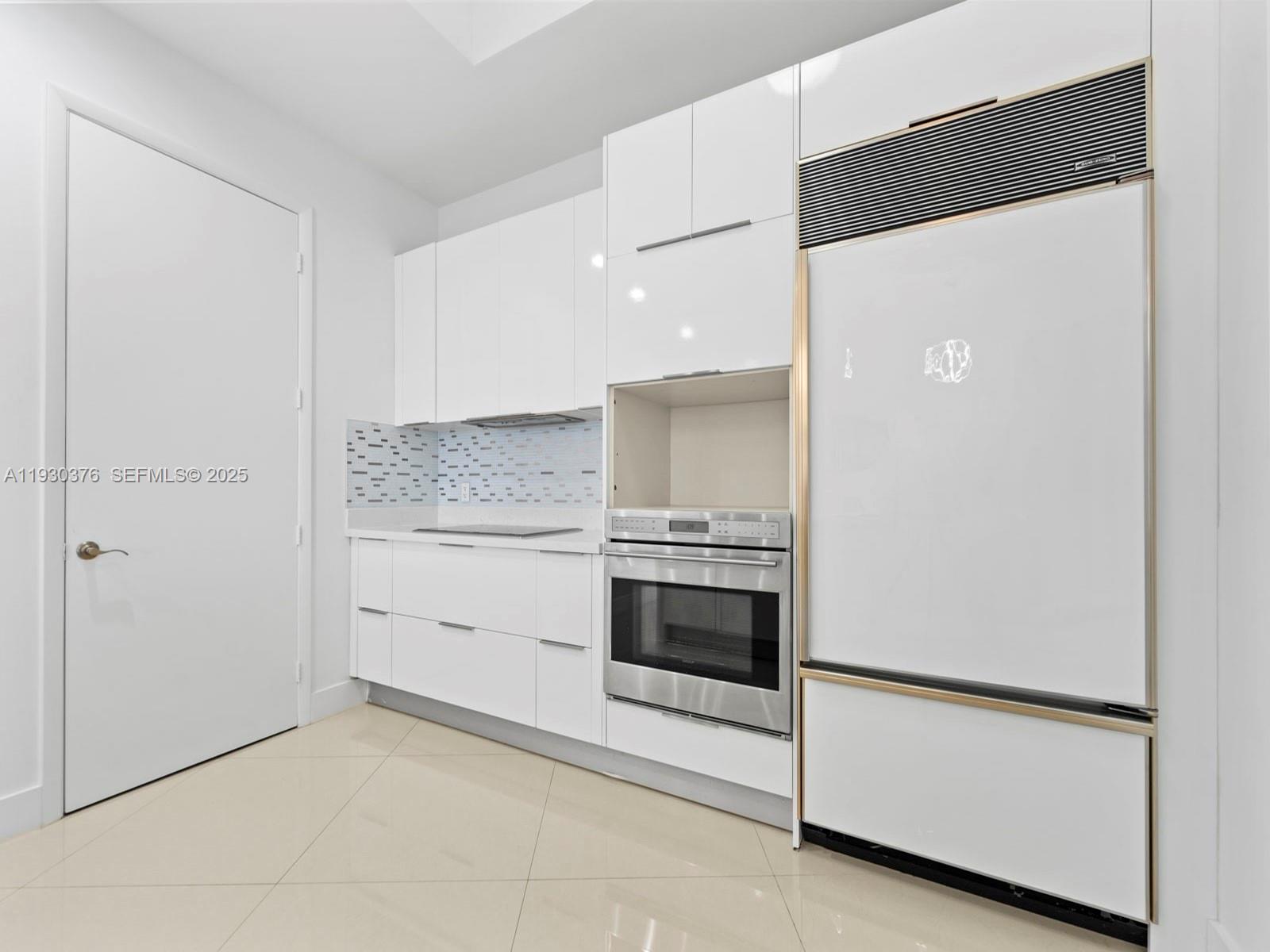 TDR TOWER III CONDO - Residential