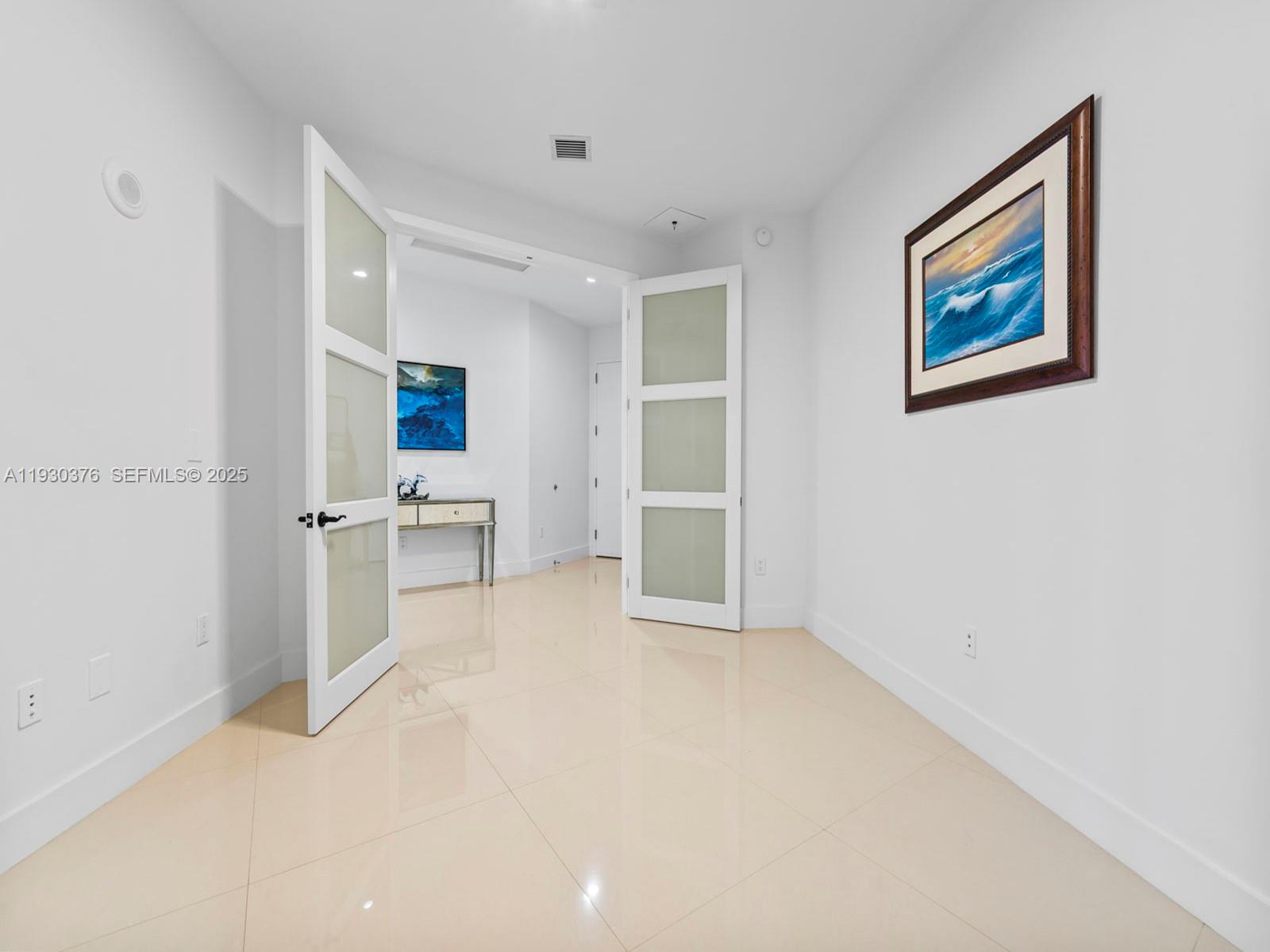 TDR TOWER III CONDO - Residential