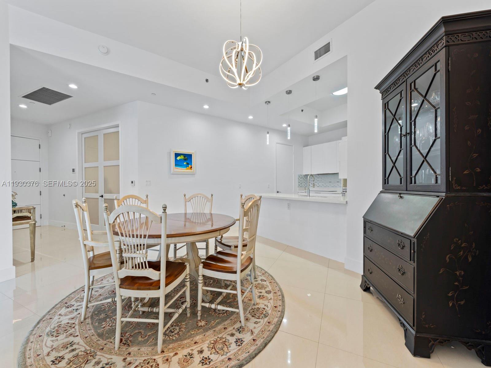 TDR TOWER III CONDO - Residential