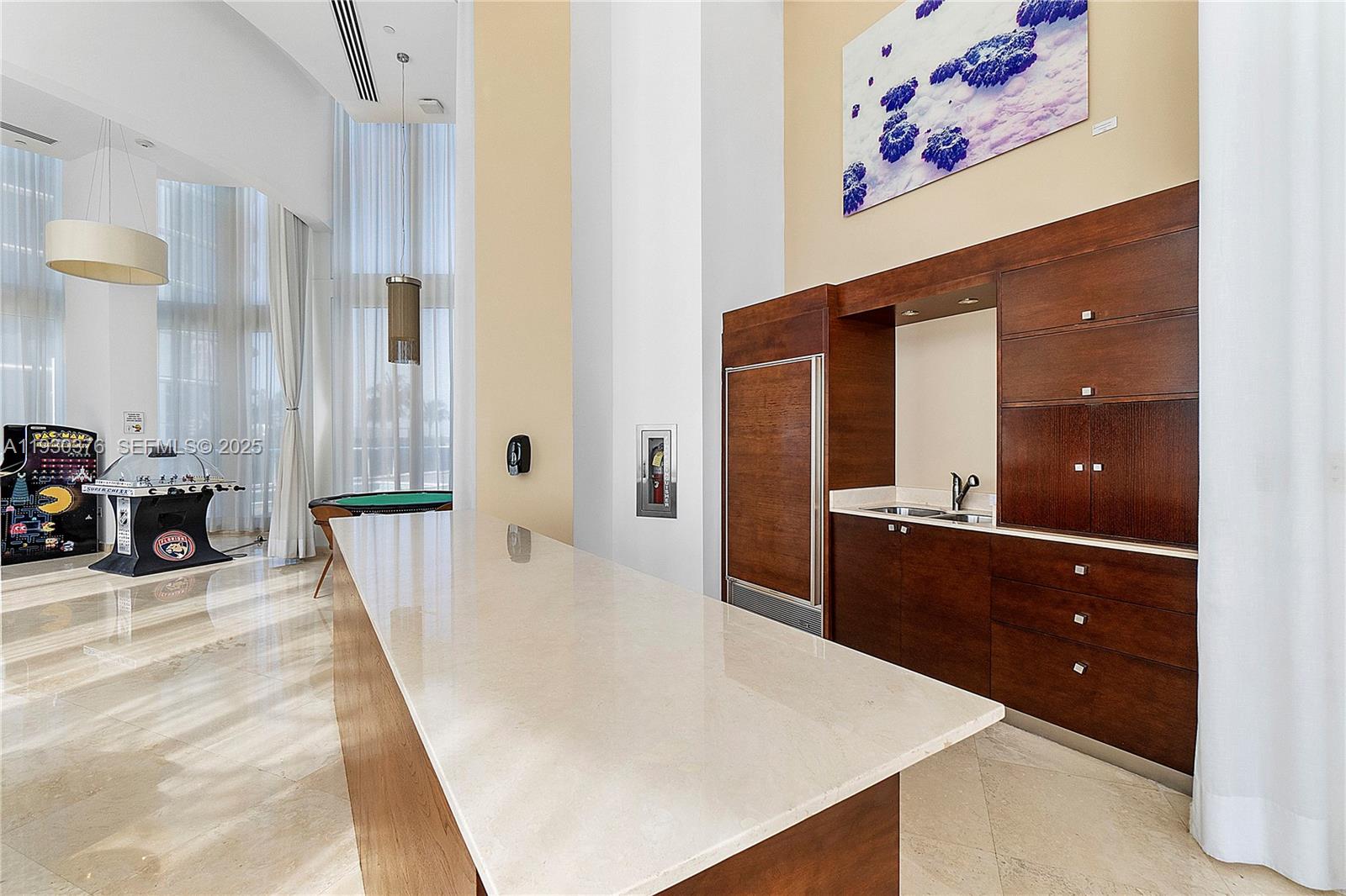TDR TOWER III CONDO - Residential