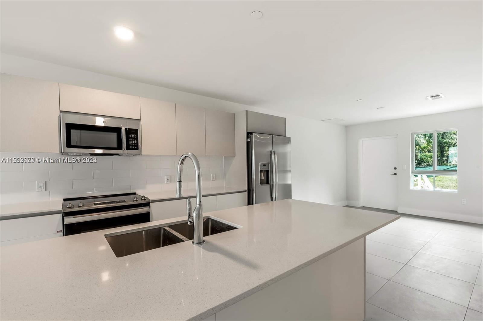 Price reduced!!!! DON'T MISS !!! FIRST FLOOR UNIT. NO STAIRS !! 3 BEDROOMS 2 1/2 BATHS LOCATED AT AVENTURA VILLAGE. THIS GATED COMMUNITY OFFERS SWIMMING POOL AND BARBECUE AREA . WALKING DISTANCE FROM SHOPPING AND GROCERIES , RESTAURANTS AND MUCH MORE. PETS ARE ALLOWED. Great community fully funded reserves .