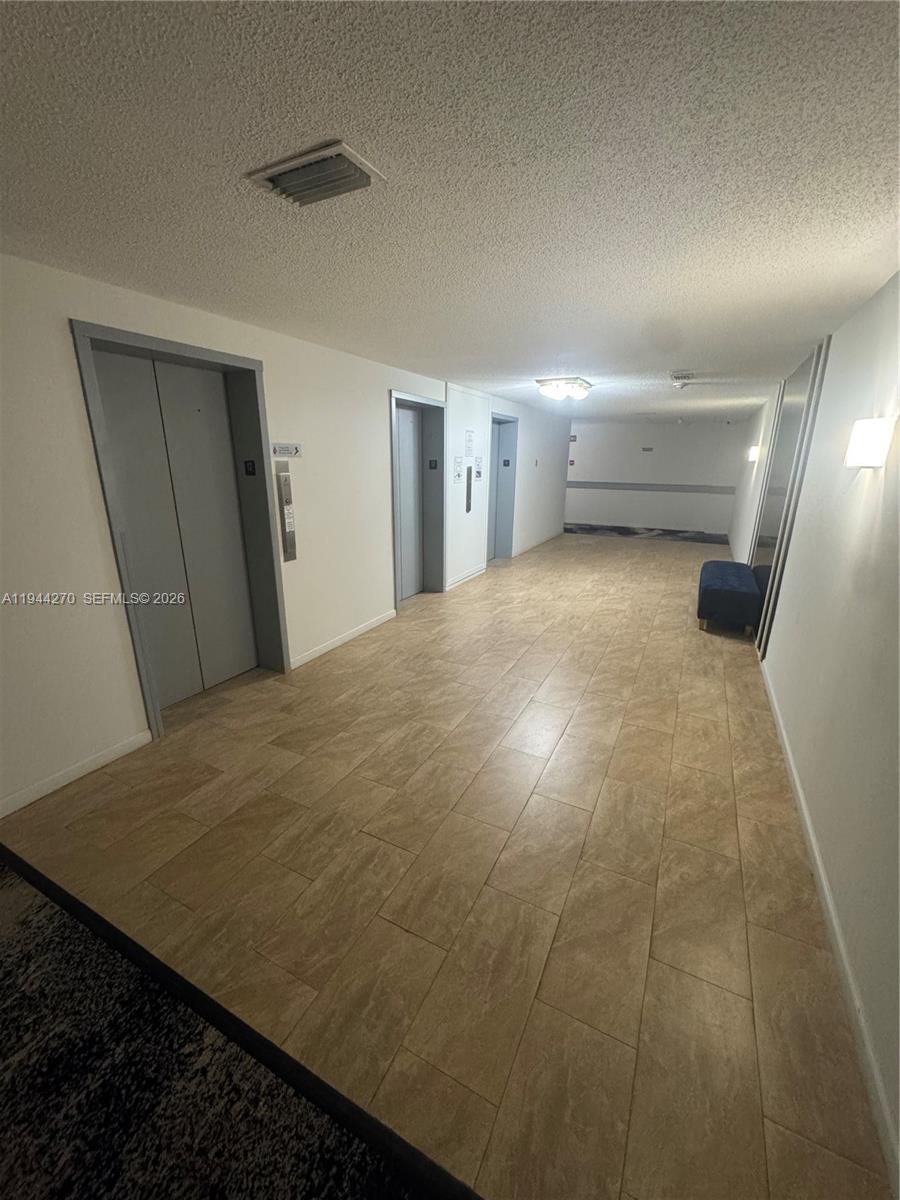 HILLCREST EAST NO 25 COND - Residential