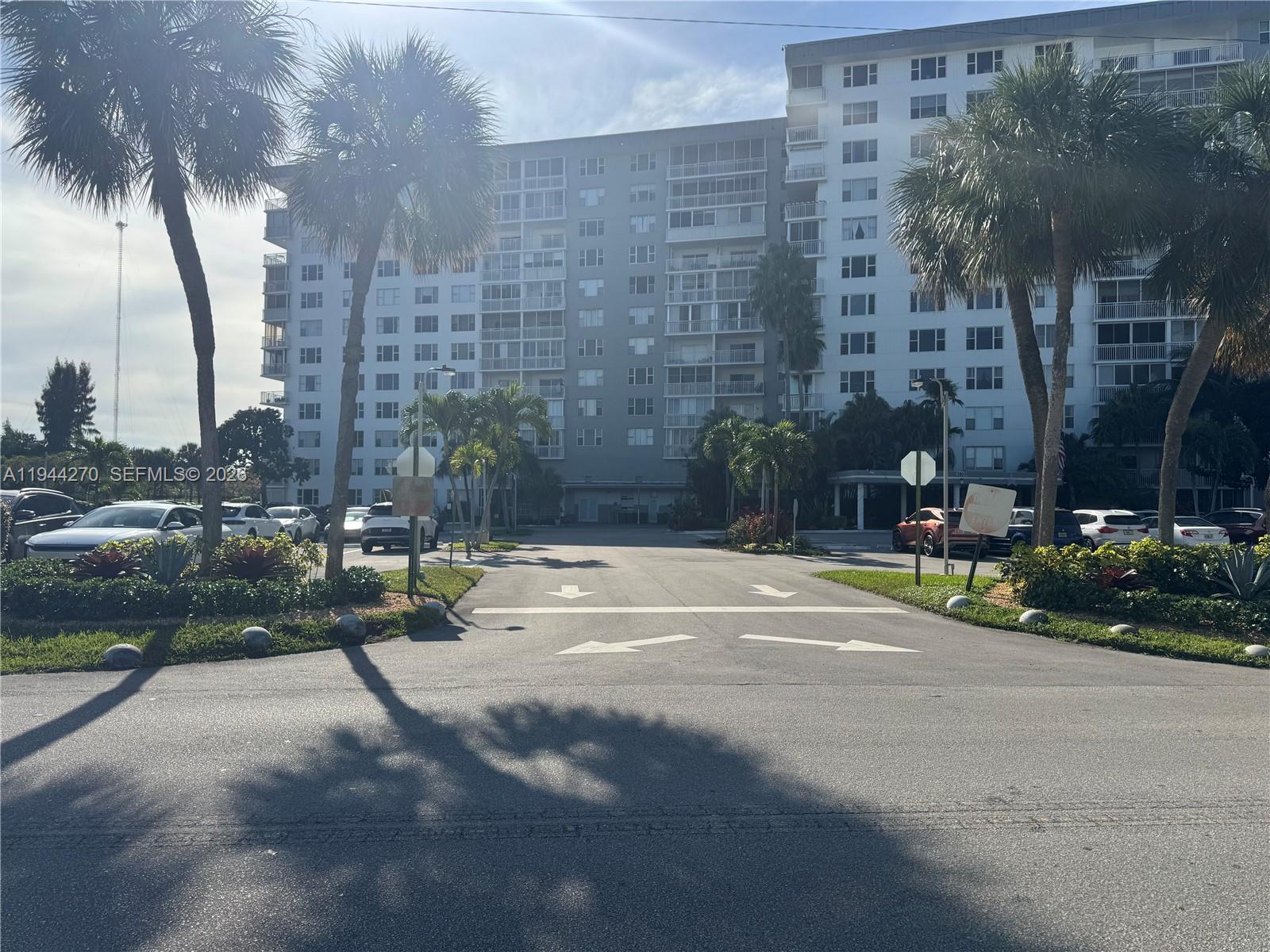 HILLCREST EAST NO 25 COND - Residential