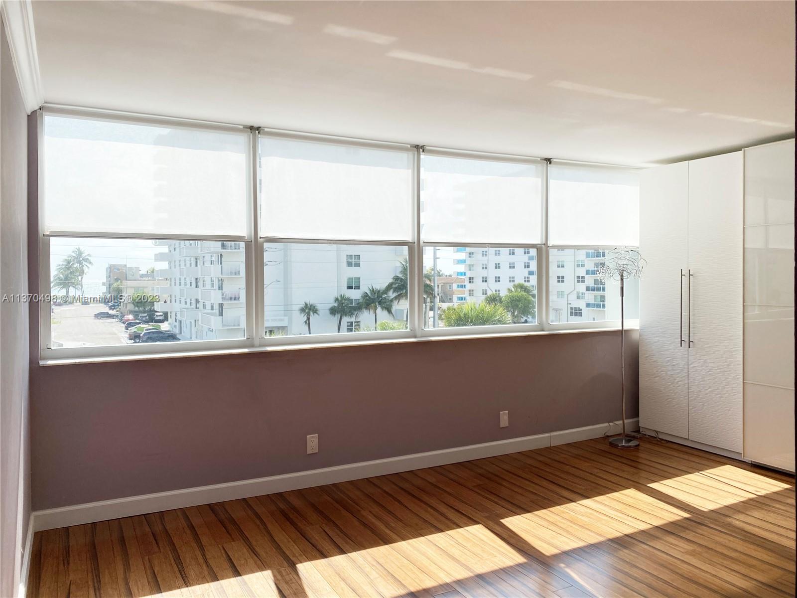 TRAFALGAR TOWERS CONDOMIN - Residential
