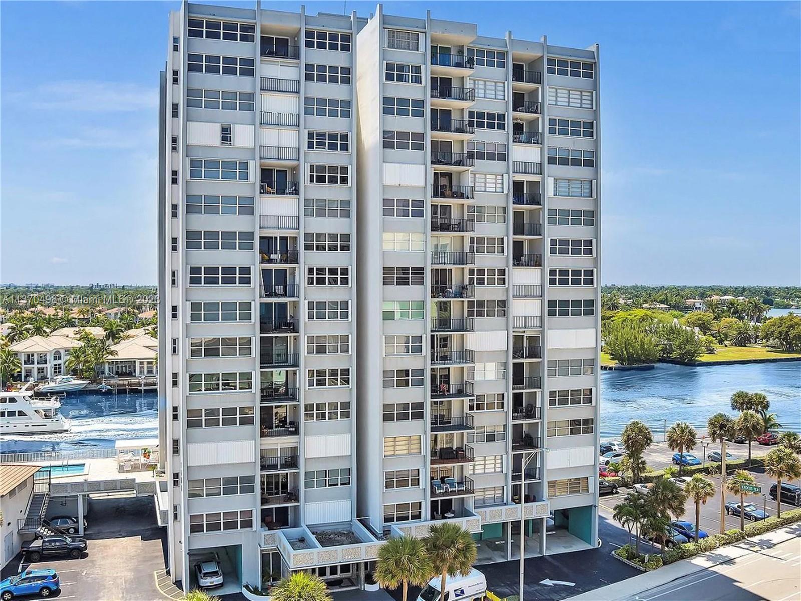 TRAFALGAR TOWERS CONDOMIN - Residential