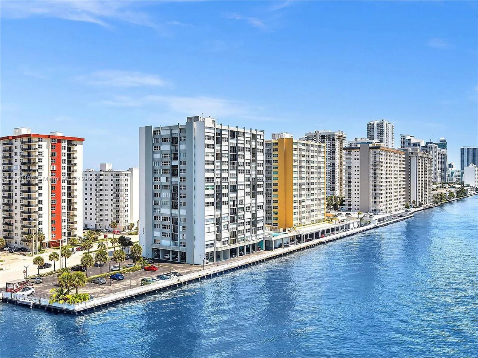 TRAFALGAR TOWERS CONDOMIN - Residential