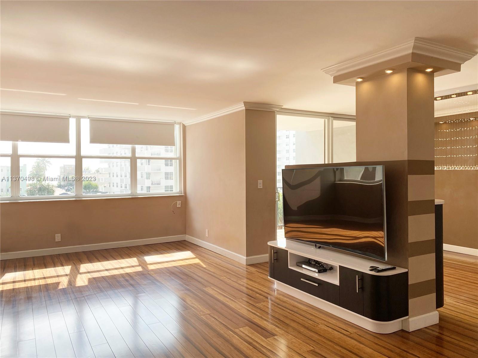TRAFALGAR TOWERS CONDOMIN - Residential