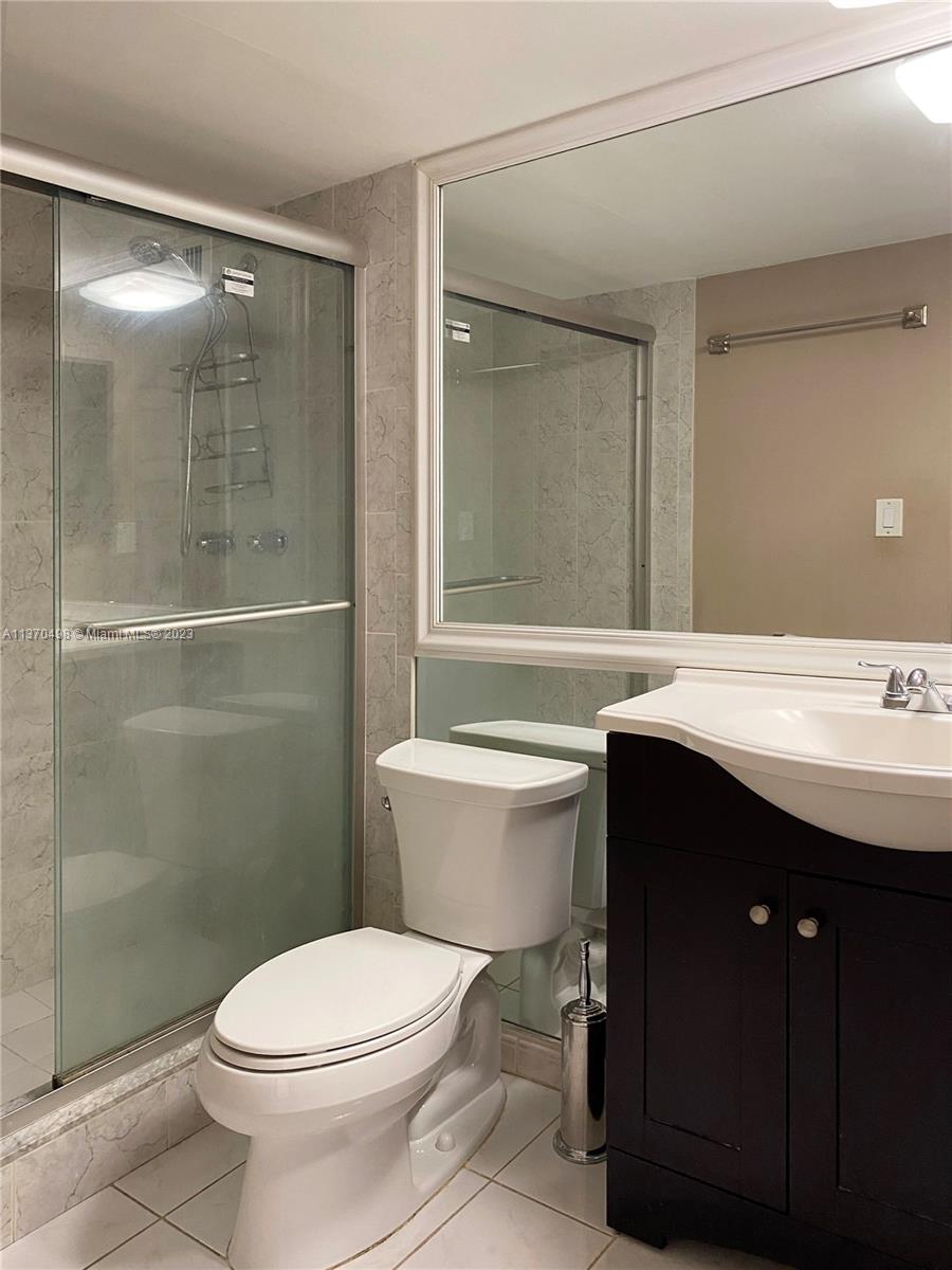 TRAFALGAR TOWERS CONDOMIN - Residential