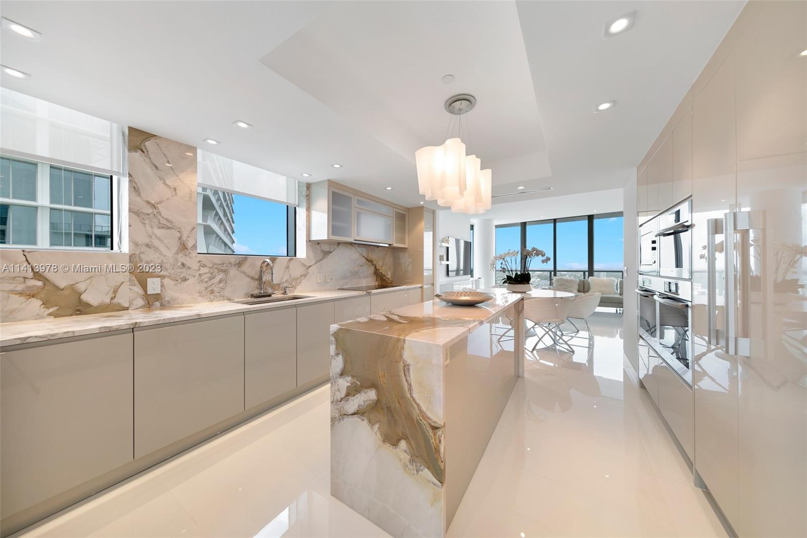 JADE BEACH - Residential