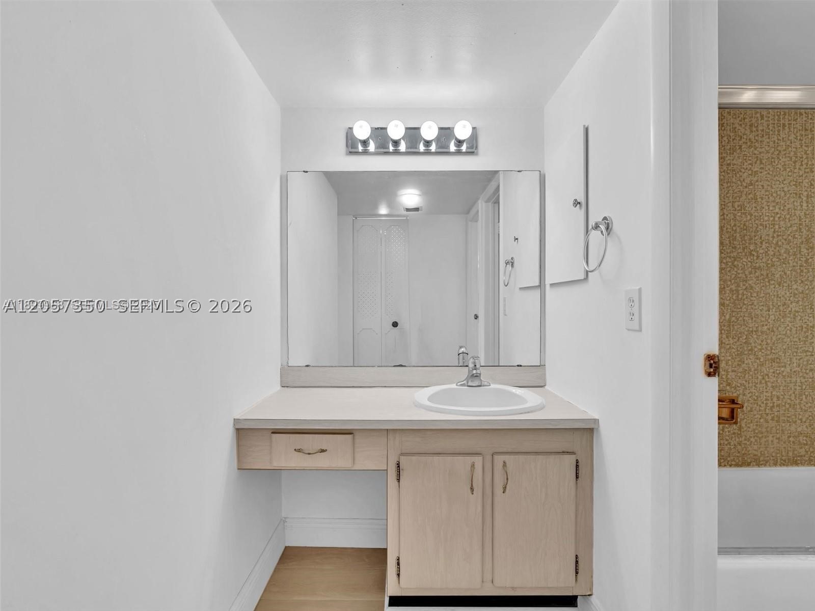 BISCAYA III CONDO - Residential
