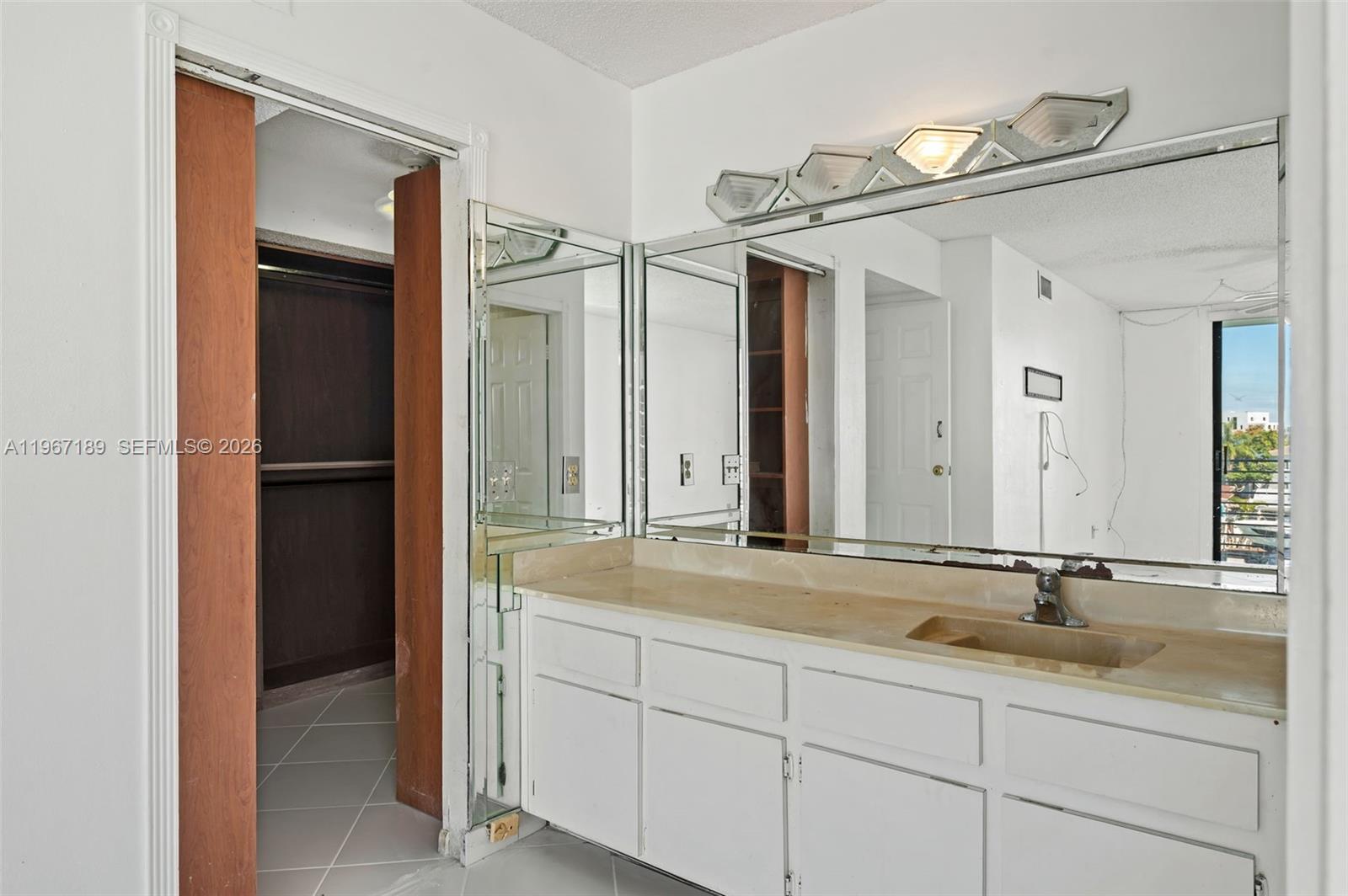 BYRON MARINA CONDO - Residential