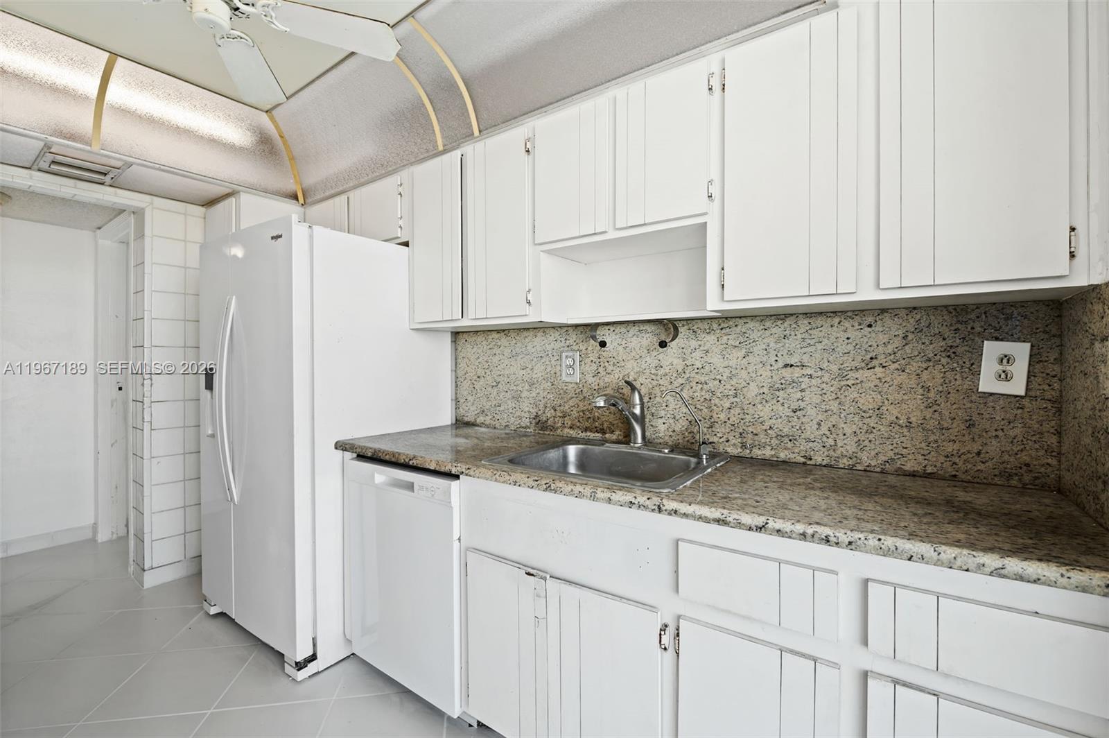 BYRON MARINA CONDO - Residential