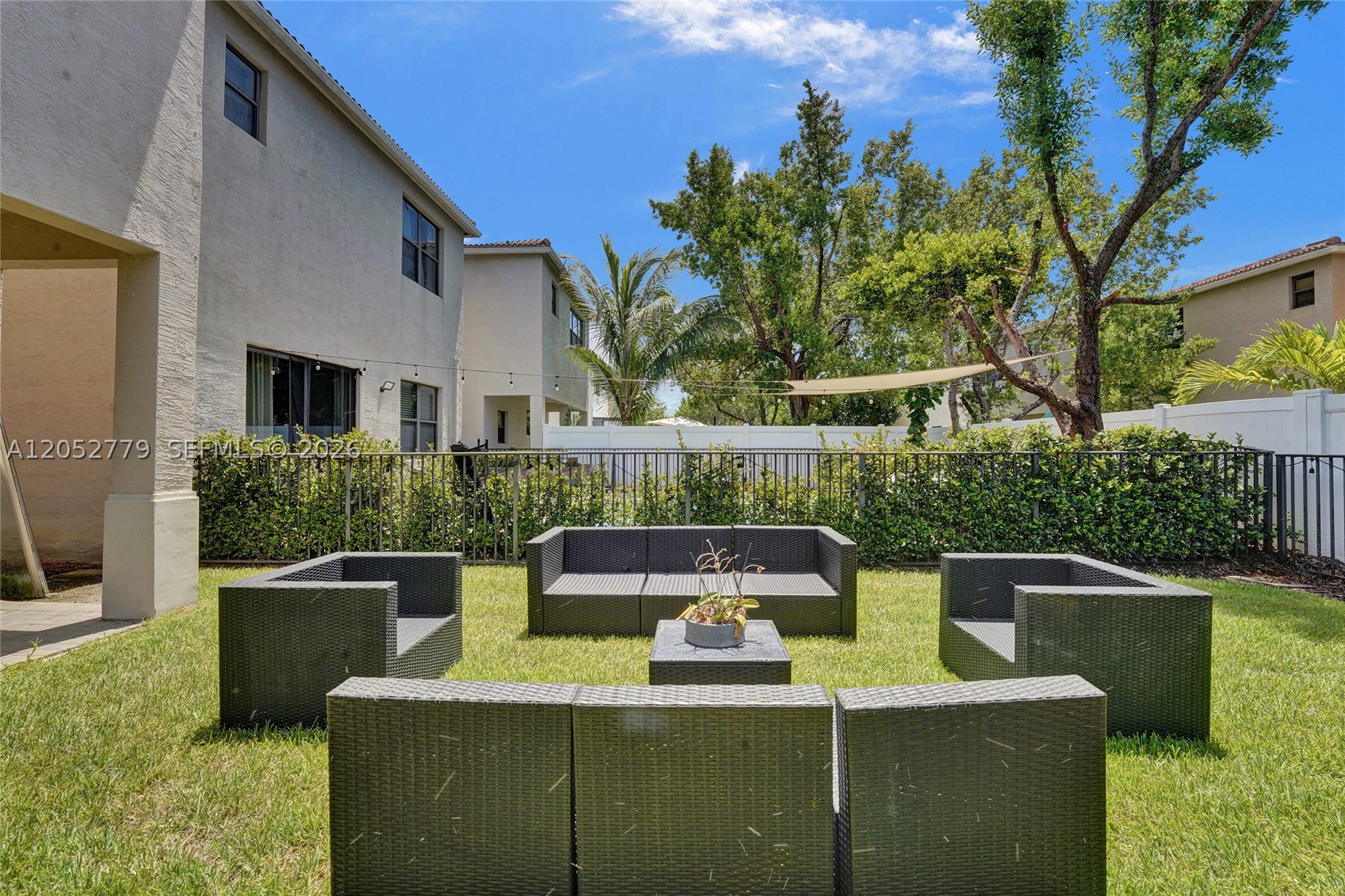 CHAMPION LAKES - Residential