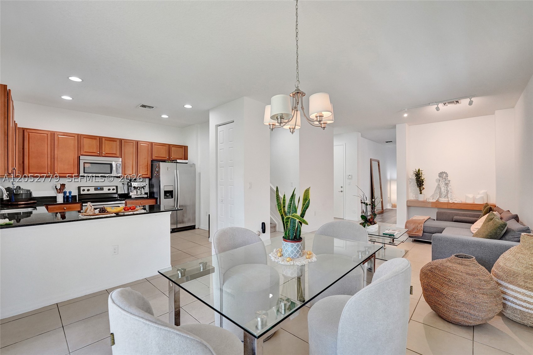 CHAMPION LAKES - Residential