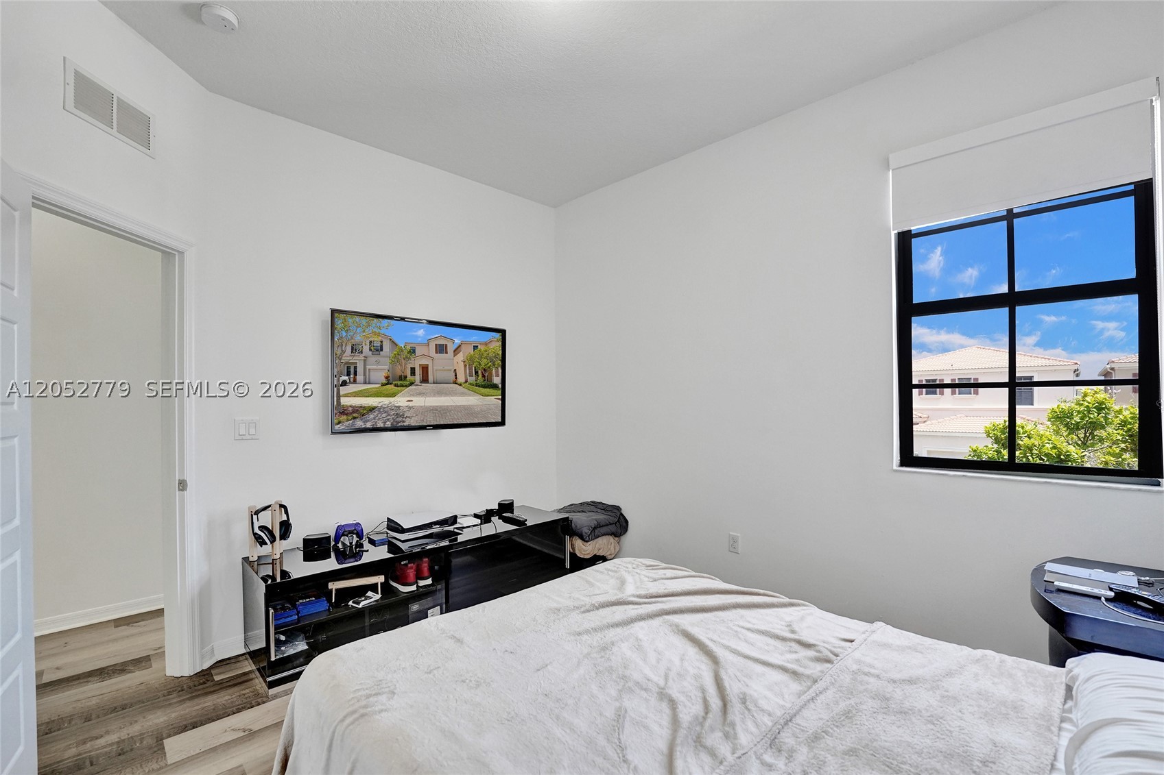 CHAMPION LAKES - Residential