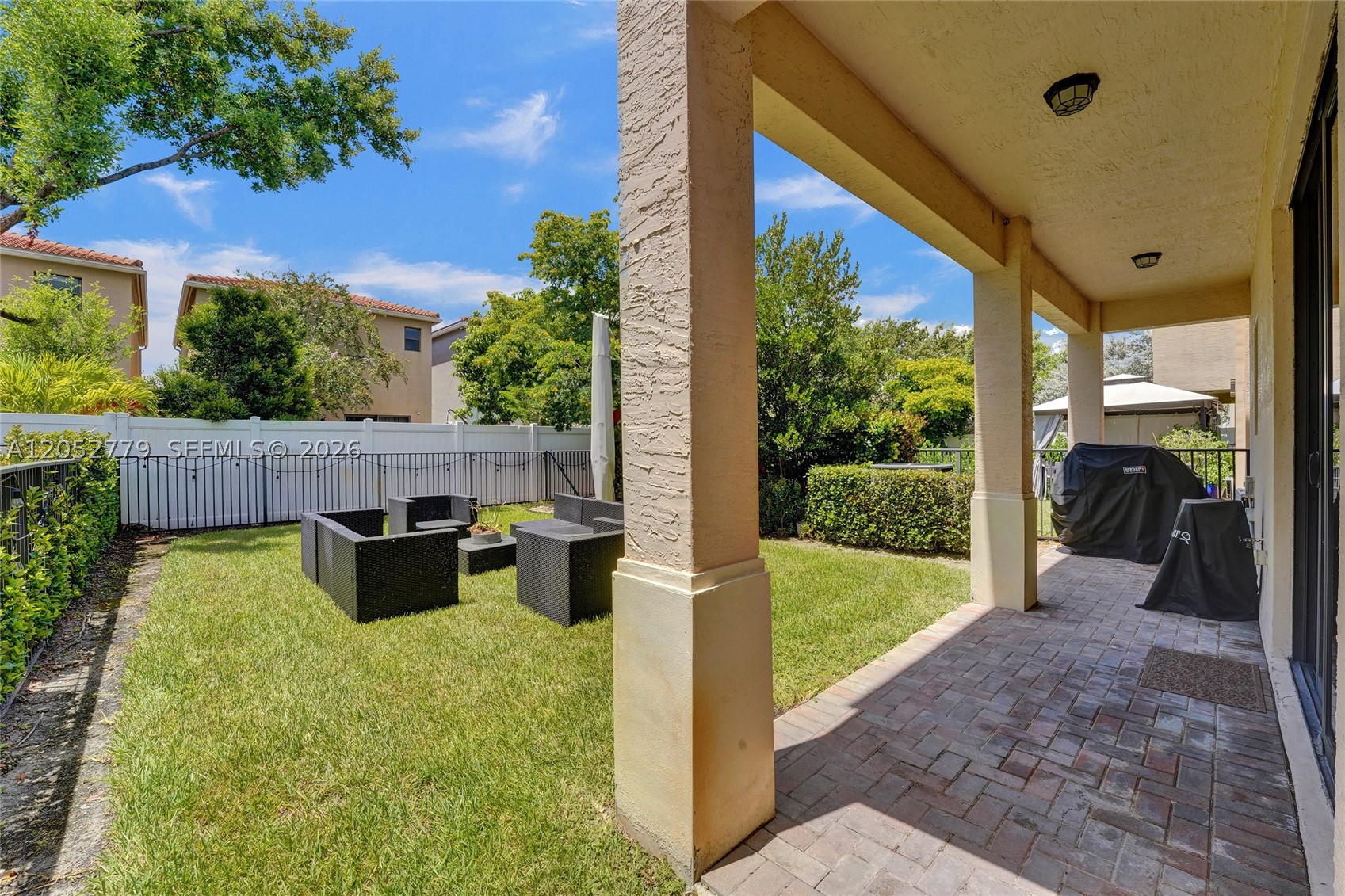 CHAMPION LAKES - Residential
