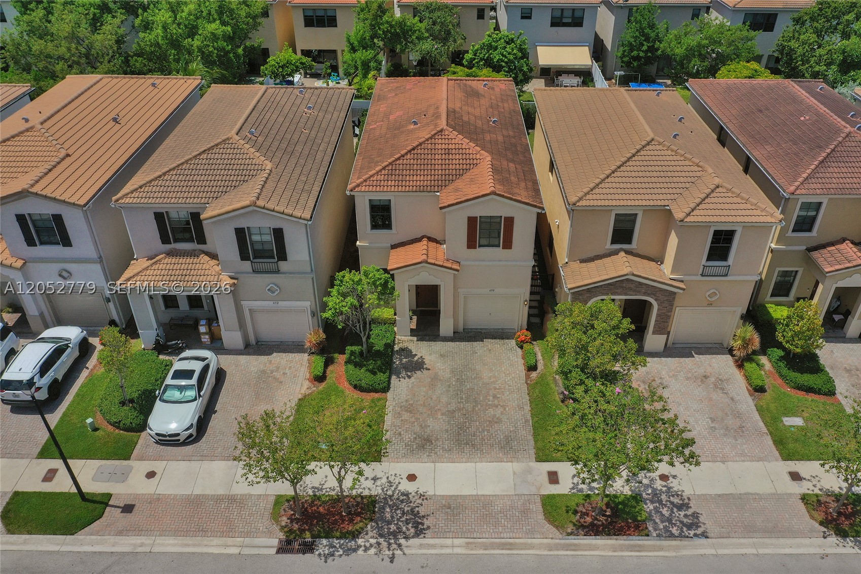 CHAMPION LAKES - Residential