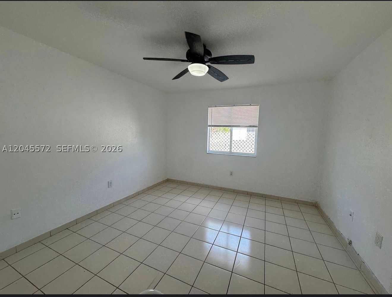 SAGA BAY TOWNHOMES 1ST AD - Residential Lease